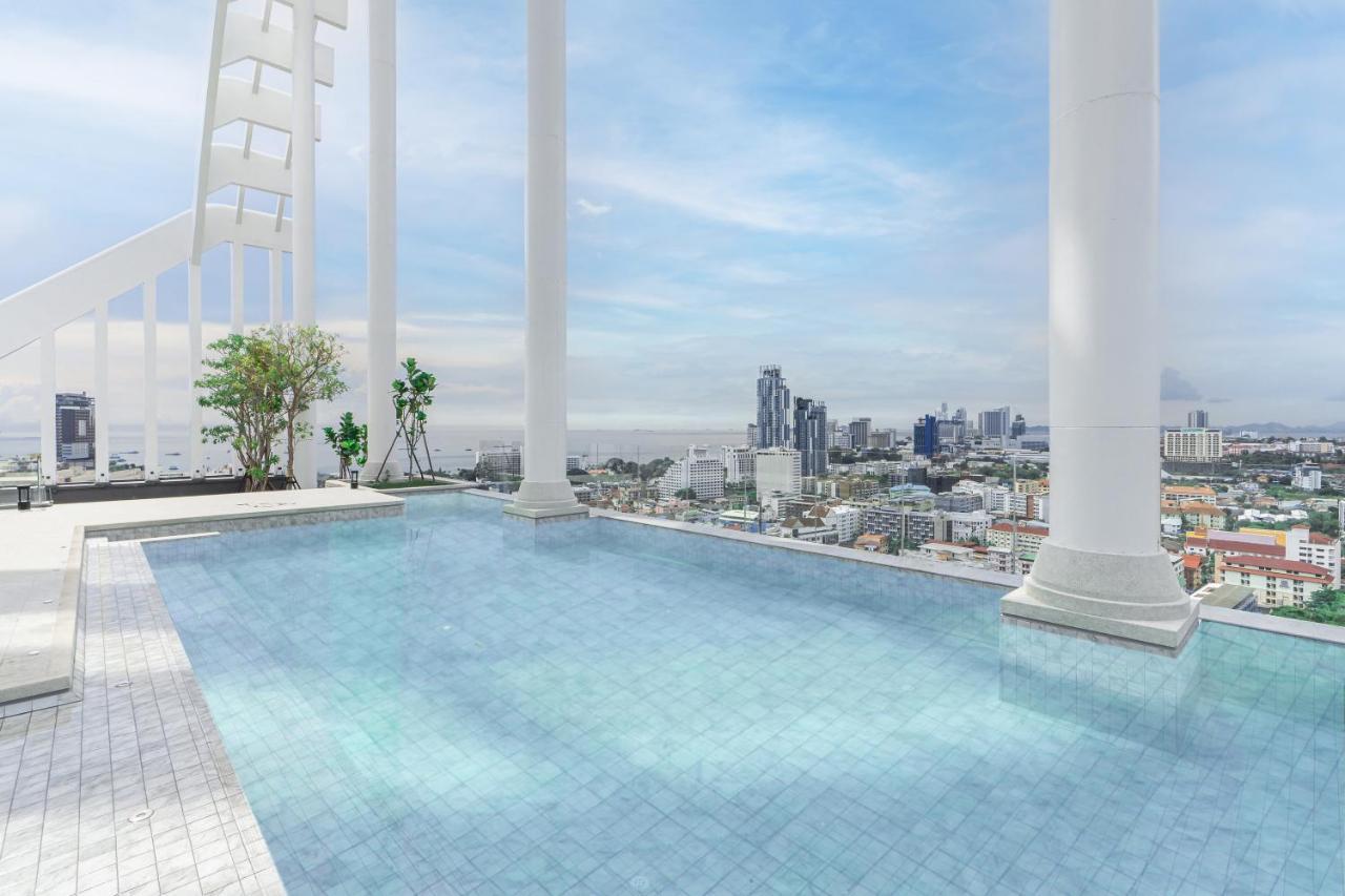 Arbour Hotel And Residence باتايا المظهر الخارجي الصورة The pool at the 36th floor