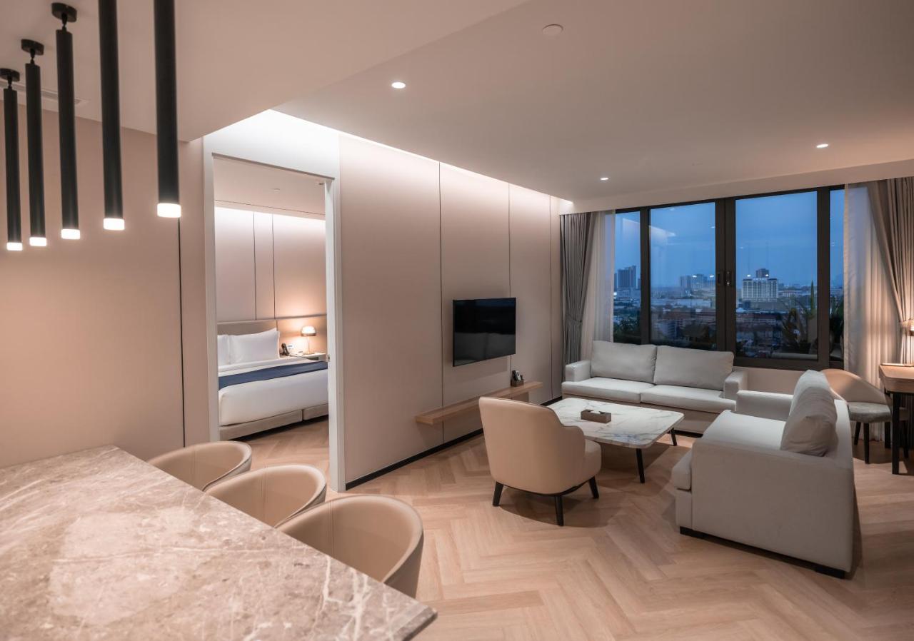 Arbour Hotel And Residence باتايا المظهر الخارجي الصورة A suite at the hotel